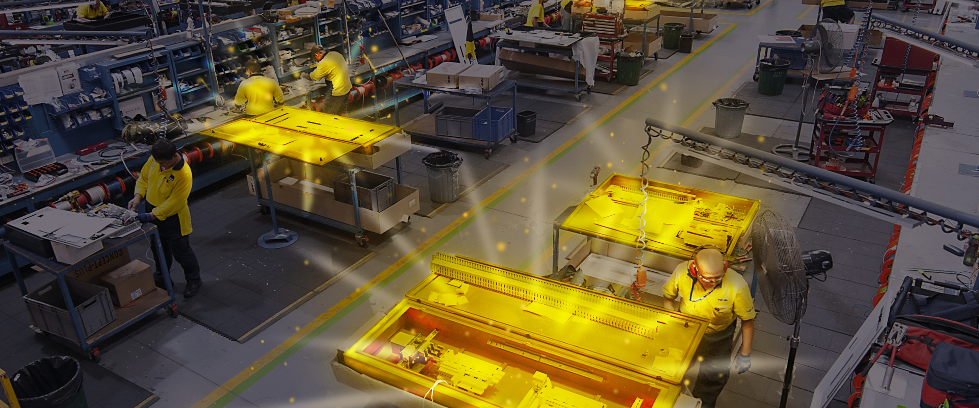 Golden-Panelboard-Slider